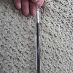 Younique Precision Makeup Brush - Black and Silver